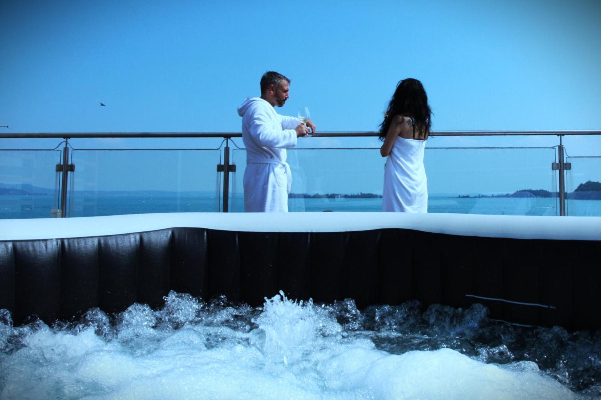 Atelier Hotel Gardone Riviera Exterior foto